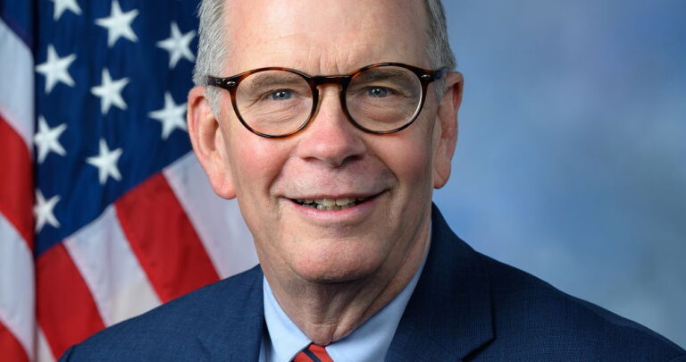 House GOP présente des projets de loi pour envoyer les étudiants trans à leurs parents et interdire les problèmes trans dans les écoles House GOP présente des projets de loi pour envoyer les étudiants trans à leurs parents et interdire les problèmes trans dans les écoles