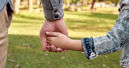 La Journée des parents non binaires met en lumière les hauts et les bas auxquels les parents non binaires sont confrontés tout au long de l'année