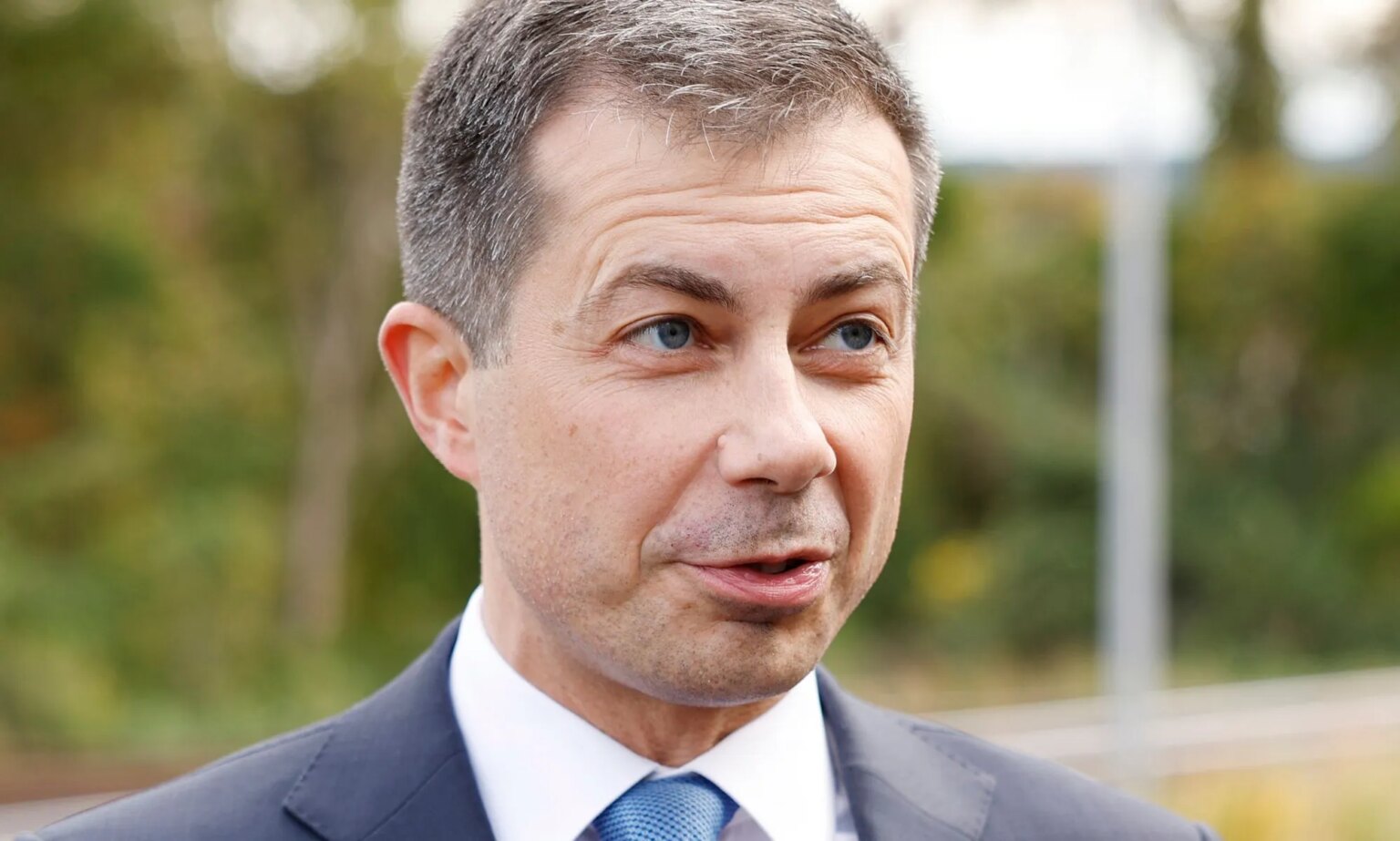 Pete Buttigieg fait allusion à ses ambitions pour la présidentielle de 2028 : « Gardez-moi un siège » Pete Buttigieg, pictured.