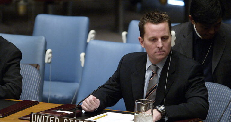 Trump, gay en disgrâce, voudrait aujourd'hui être ambassadeur dans un pays qui déteste les personnes LGBTQ+ Trump, gay en disgrâce, voudrait aujourd'hui être ambassadeur dans un pays qui déteste les personnes LGBTQ+