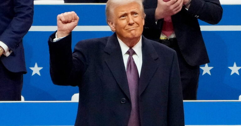 Un politicien chevronné affirme que la destitution et la condamnation de Trump sont désormais une possibilité réelle : il « est complètement fou » Un politicien chevronné affirme que la destitution et la condamnation de Trump sont désormais une possibilité réelle : il « est complètement fou »