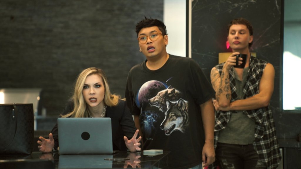 Jujubee joue un producteur dans la saison 2 de Drag House Rules