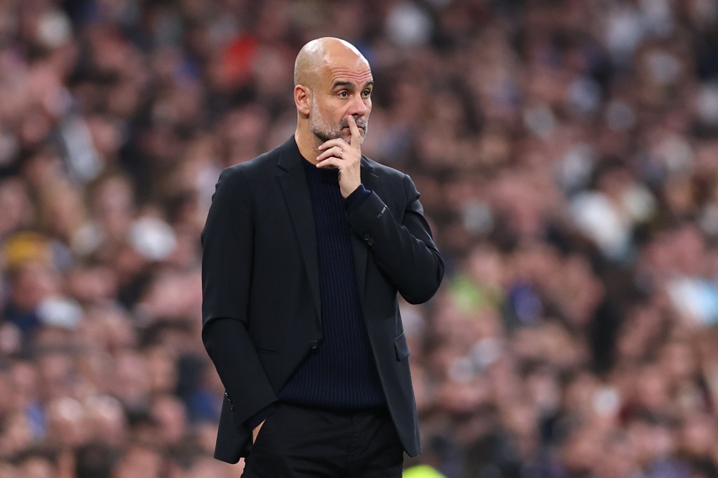 Pep Guardiola, manager de Manchester City, réagit lors du deuxième match de la Ligue des champions de l'UEFA 2024/25 entre le Real Madrid CF et Manchester City à l'Estadio Santiago Bernabeu le 19 février 2025 à Madrid, Espagne.