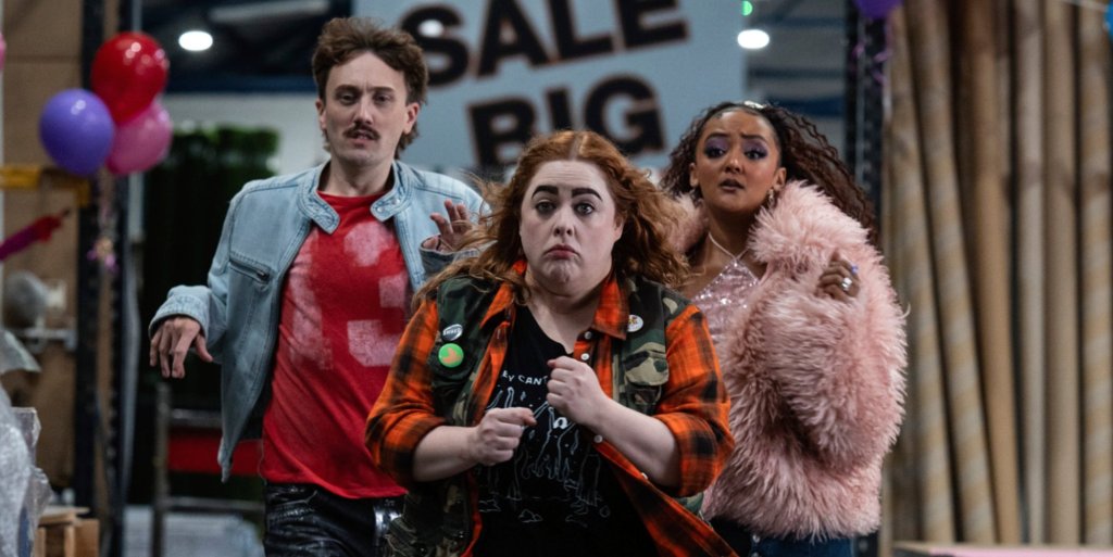 Dickie, Sal et Lucinda dans Smoggie Queens