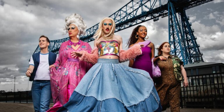 Smoggie Queens mise sur la fierté locale, la famille choisie et l'art d'imiter la vie : « Cela entre presque dans le ridicule » Smoggie Queens