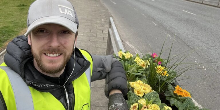 Un conseiller réformiste britannique démissionne alors qu'un personnage pornographique est découvert : « Je n'ai pas enfreint la loi » Stephen Mousdell AKA Lachlan Taylor UK
