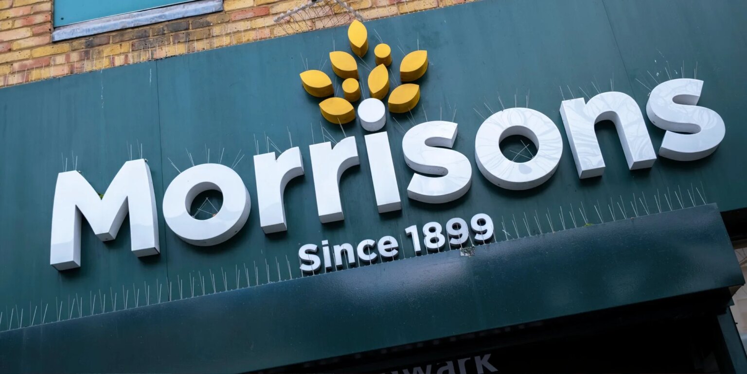 Morrisons installe des poubelles sanitaires dans les toilettes des hommes et la brigade anti-réveil n'y arrive pas UK supermarket chain Morrisons