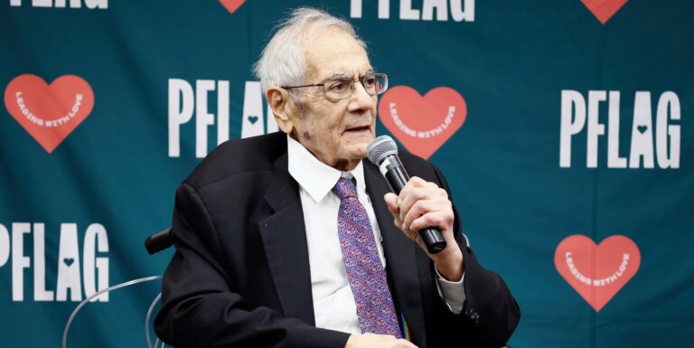 Barney Frank, le premier membre gay du Congrès, est décédé à 86 ans Barney Frank