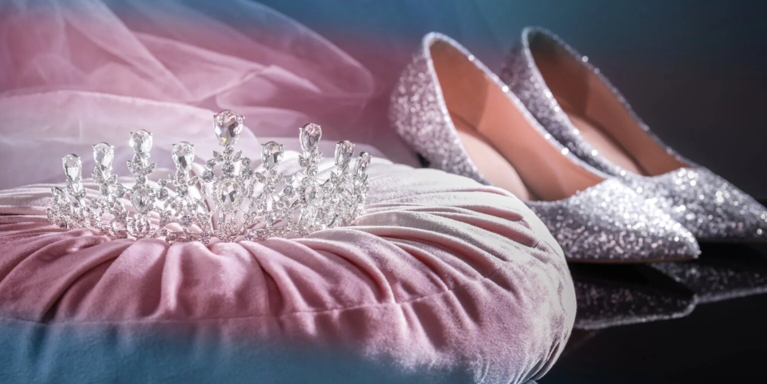 Une adolescente trans-femme élue reine du bal déclare que l'école « ne la soutient pas » après une réaction violente trans prom