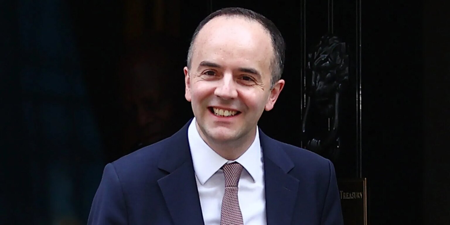 Les organisations de jeunesse transgenres exhortent le nouveau secrétaire à la Santé, James Murray, à annuler les restrictions de soins du NHS James Murray