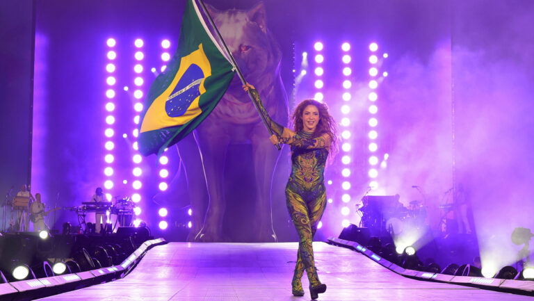 Shakira attire 2 millions de dollars à Rio Beach dans un méga-show déterminant pour sa carrière Logo