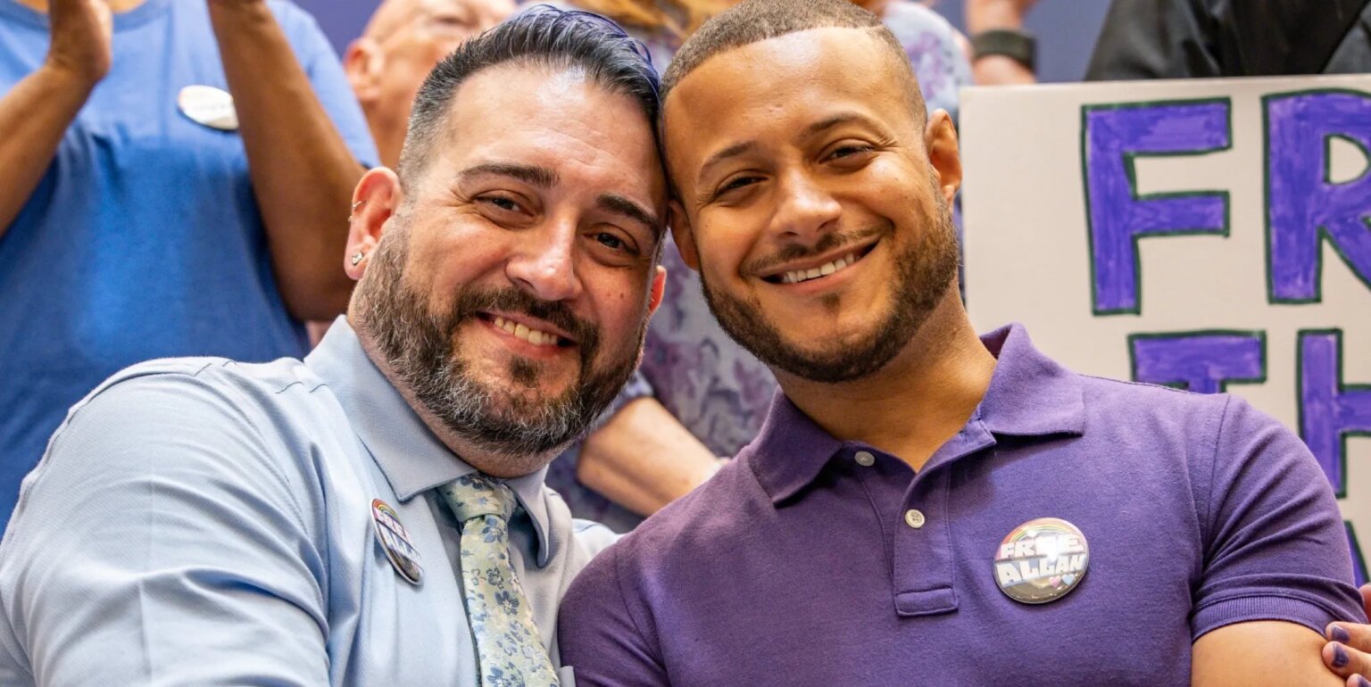 Un couple gay réuni après 150 jours de détention à l'ICE : « Terrifié chaque nuit » Un couple gay réuni après 150 jours de détention à l'ICE : « Terrifié chaque nuit »