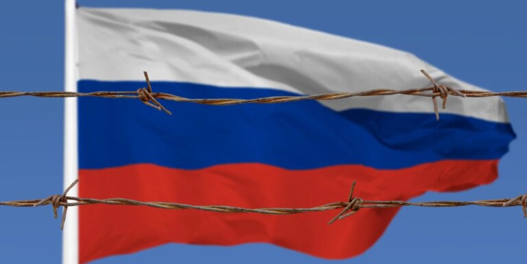 Un homme expulsé de Russie après une enquête sur une « jolie petite jupe » considérée comme de la « propagande LGBT » Un homme expulsé de Russie après une enquête sur une « jolie petite jupe » considérée comme de la « propagande LGBT »