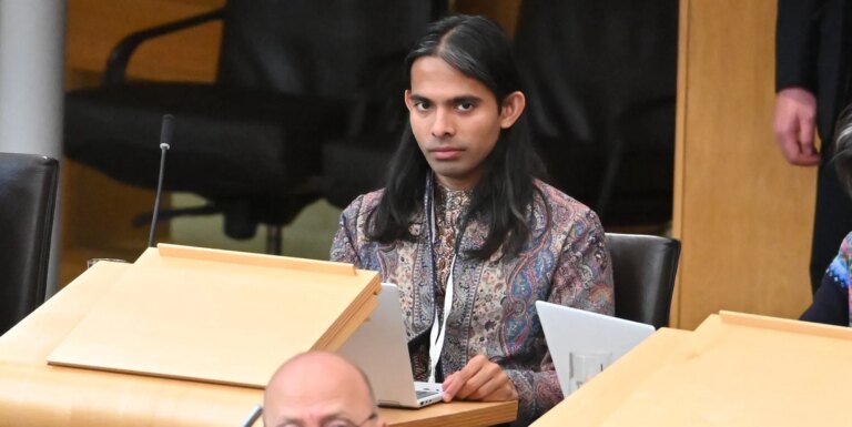 Le député vert Q Manivannan appelle à une révision de la politique des toilettes de Holyrood alors que les opposants qualifient les remarques trans-inclusives de « manivelles » EDINBURGH, SCOTLAND - JUNE 11: Scottish Green Party MSP Q Manivannan during First Minister