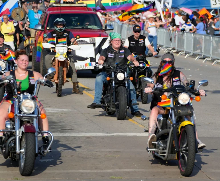 Queers and Gears Motorcycle Alliance lors de la célébration de la 39e fierté le dimanche 7 juin 2026.