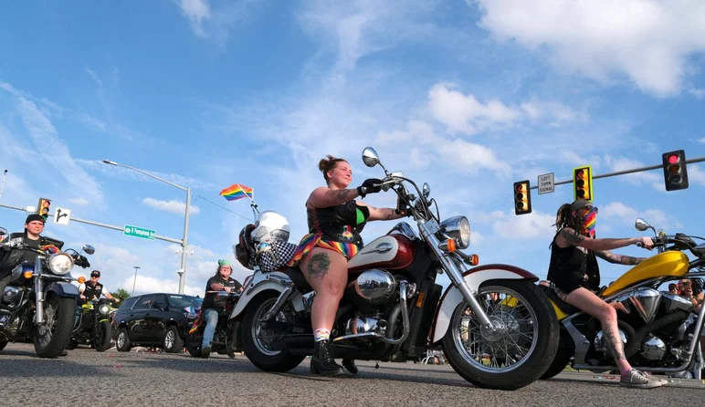 Queers and Gears Motorcycle Alliance lors de la célébration de la 39e fierté le dimanche 7 juin 2026.