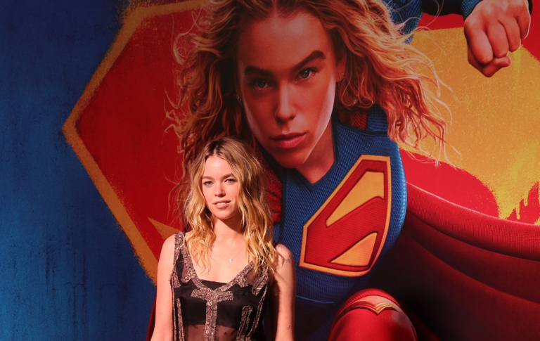Milly Alcock est « honorée » par les interprétations queer de Supergirl Milly Alcock attends the red carpet for the movie Supergirl