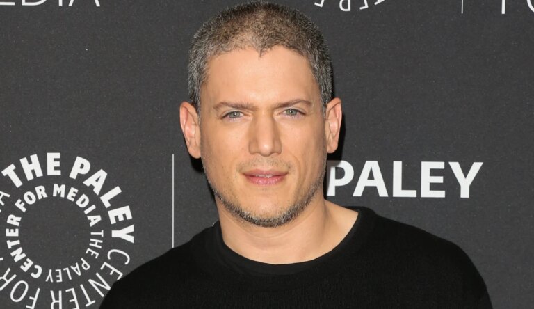 5 célébrités LGBTQ+ autistes à connaître lors de la Journée de la fierté autiste BEVERLY HILLS, CA - MARCH 29: Actor Wentworth Miller attends the