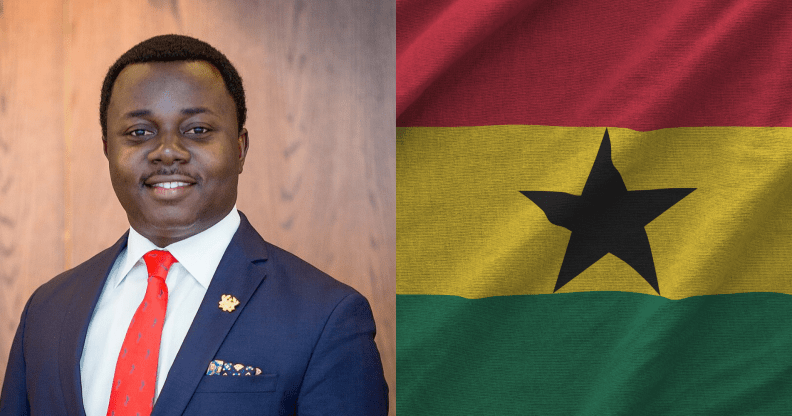 Le parlement du Ghana approuve un projet de loi anti-LGBTQ+ qui criminalise l'identification comme homosexuelle Le révérend John Ntim Fordjour et le drapeau ghanéen côte à côte