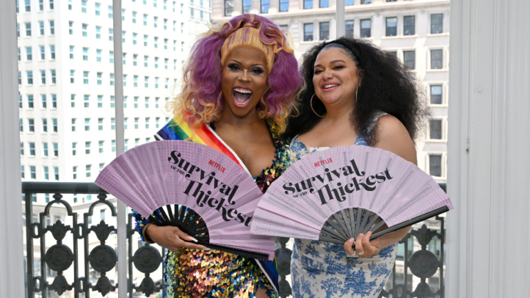 Michelle Buteau surprend le grand maréchal de la fierté de New York, Peppermint, avant la dernière saison de « Survival of the Thickest » Logo