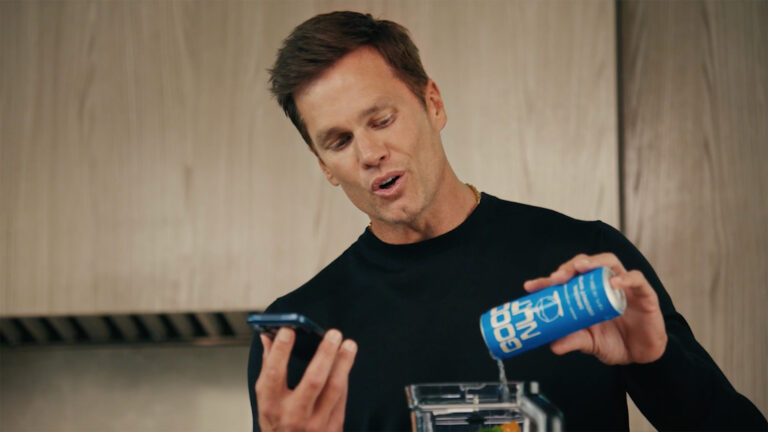 Tom Brady veut que vous buviez sa bonne noix Logo