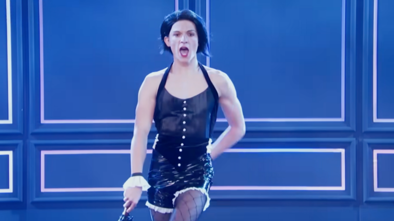 Tom Holland réfléchit à la façon dont sa performance emblématique de « Umbrella » a défié la masculinité toxique Logo