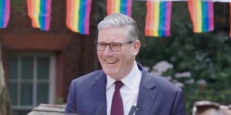 Keir Starmer, « icône du style lesbien », déclare que le Parlement britannique est « le plus gay » au monde Keir Starmer