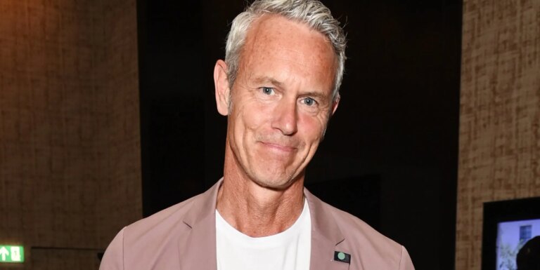 Tout ce que vous devez savoir sur le nageur olympique gay et expert de la BBC, Mark Foster Mark Foster