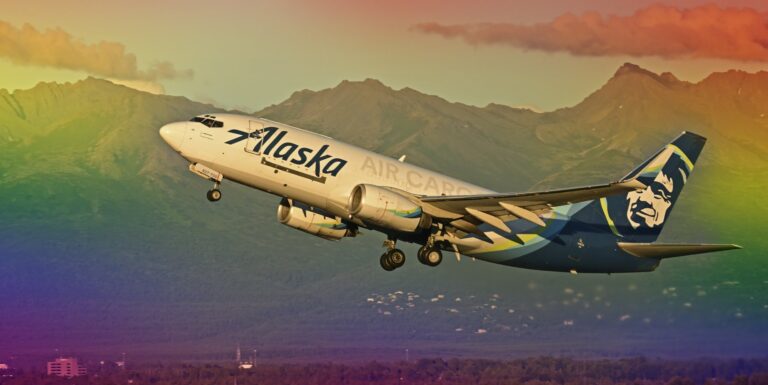 Les juges de Trump autorisent les chrétiens à poursuivre Alaska Airlines après avoir été licenciés pour s'être opposés au projet de loi LGBTQ+ Alaska Airlines