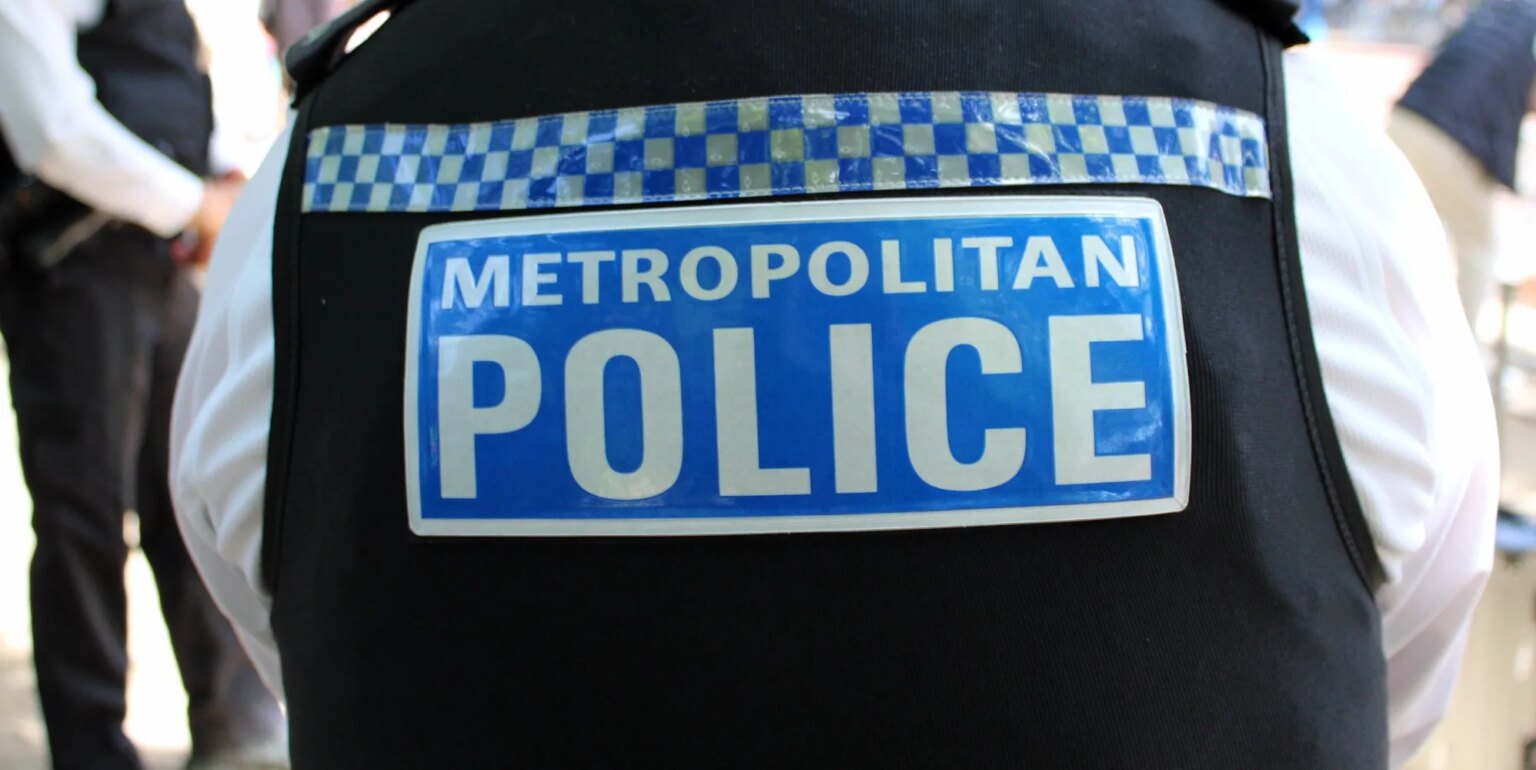 Un policier du Met licencié pour des publications anti-LGBTQ+ sur les réseaux sociaux metropolitan police officer