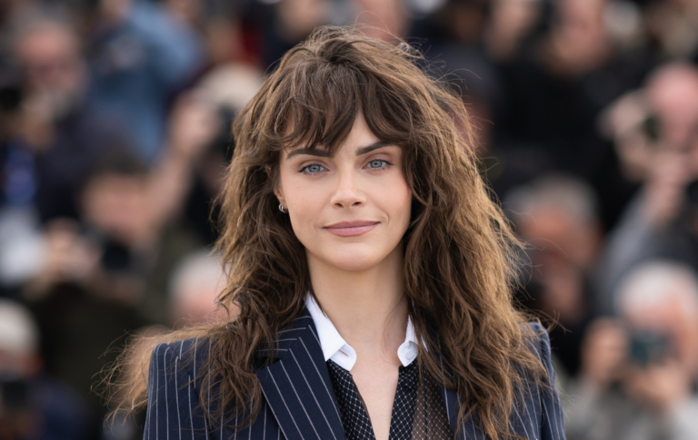 La séance photo historique de Cara Delevingne pour la couverture de Playboy suscite des réactions mitigées : « Ce n'est pas le service féministe qu'elle prétend être » Cara Delevingne poses during Cannes photocall
