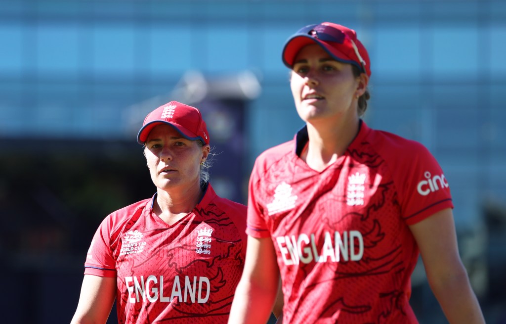 Katherine Sciver-Brunt et Nat Sciver-Brunt sont des joueurs de cricket mariés.