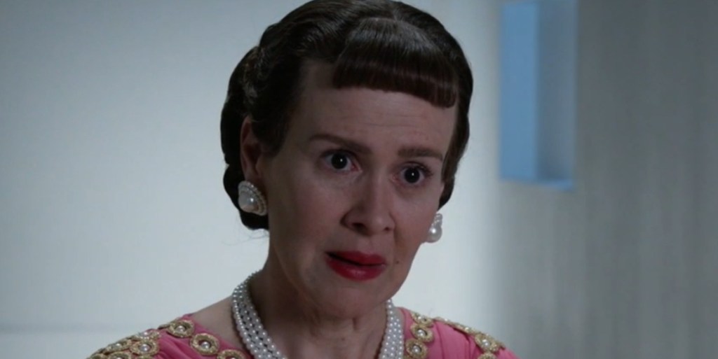 Sarah Paulson dans le rôle de Mamie Eisenhower