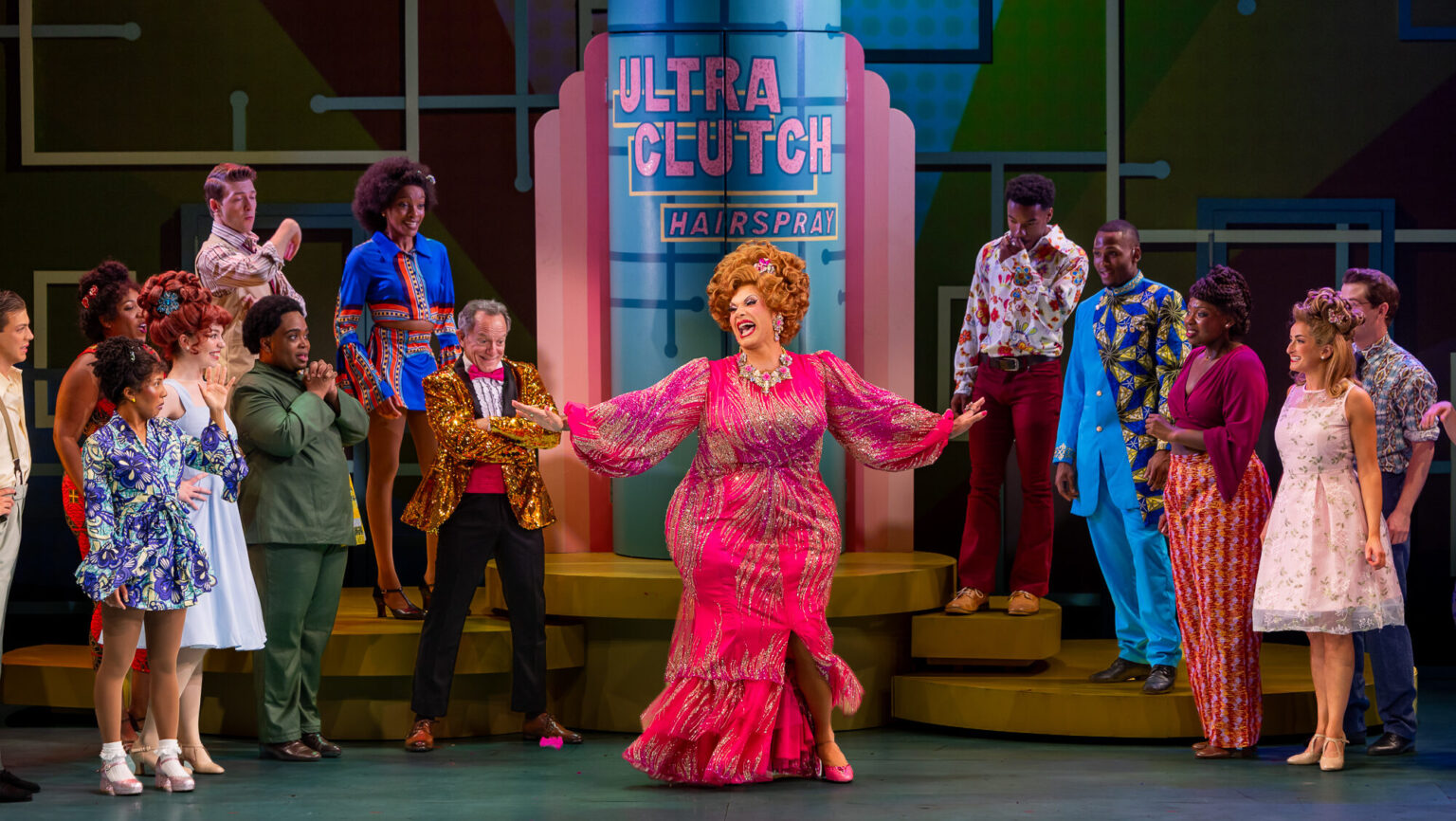 Alexis Michelle parle de son rôle dans Edna Turnblad et pourquoi « Hairspray » a un succès différent aujourd'hui Logo