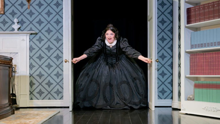 Les débuts de Meg Stalter à Broadway dans « Oh, Mary! » Bénéficie du doux soutien de Jean Smart Logo