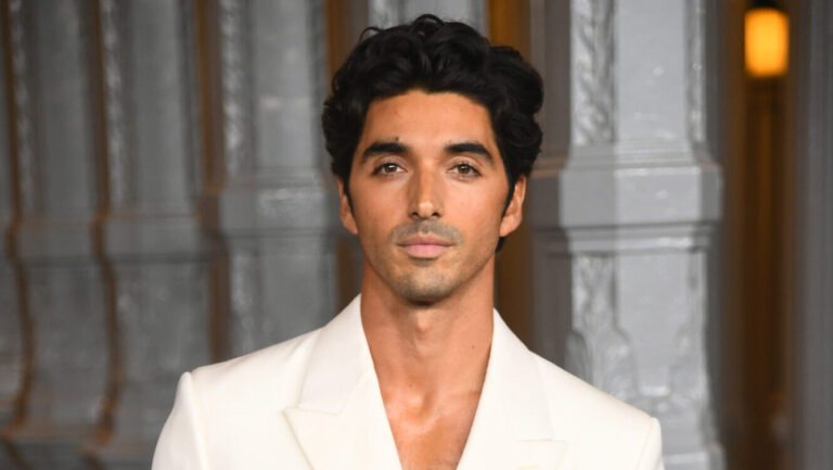 Taylor Zakhar Perez rejoint le redémarrage de Netflix « 13 Going on 30 » alors que le tournage commence Logo