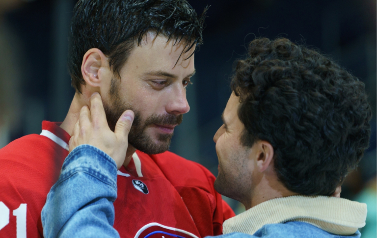 François Arnaud taquine davantage d'action entre Scott et Kip dans la deuxième saison de Heated Rivalry François Arnaud as Scott Hunter and Robbie G.K. as Kip Grady in Episode 105 of Heated Rivalry.