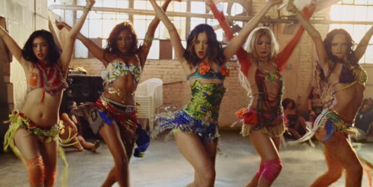 Katseye nous laisse à bout de souffle dans la vidéo « Hootie Frutti » lors de la sortie de Wild EP KATSEYE have returned with new single