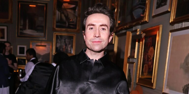 Nick Grimshaw s'est précipité à l'hôpital après qu'une réaction « folle » lui ait fait fermer la bouche Nick Grimshaw s'est précipité à l'hôpital après qu'une réaction « folle » lui ait fait fermer la bouche