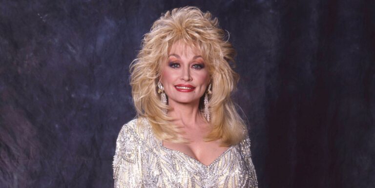 Dolly Parton a soutenu l'homme trans qui a travaillé avec elle pendant plus de 30 ans Dolly Parton