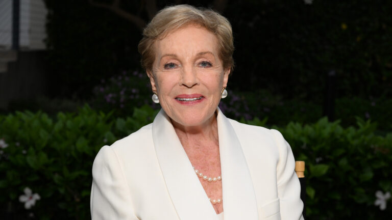 Julie Andrews confirme qu'elle ne reviendra pas pour « The Princess Diaries 3 » Logo