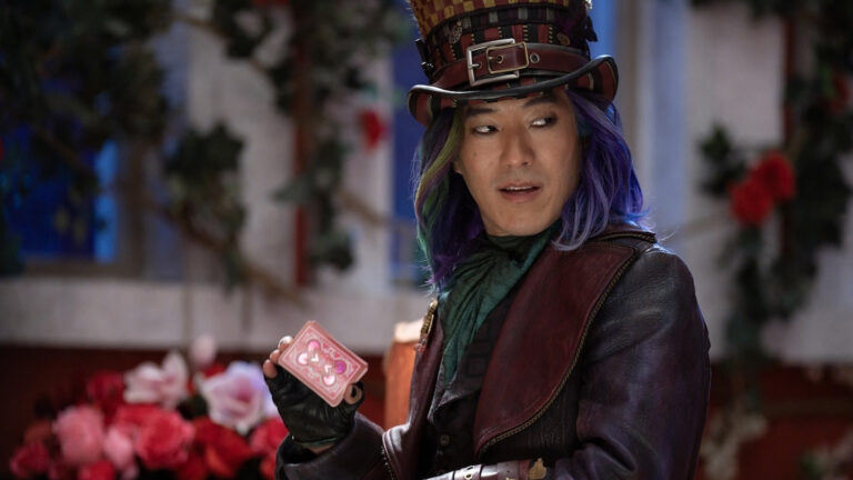 Leonardo Nam sur le fait d'être un autre, de trouver sa voix et de devenir un méchant Disney (Exclusif) Logo