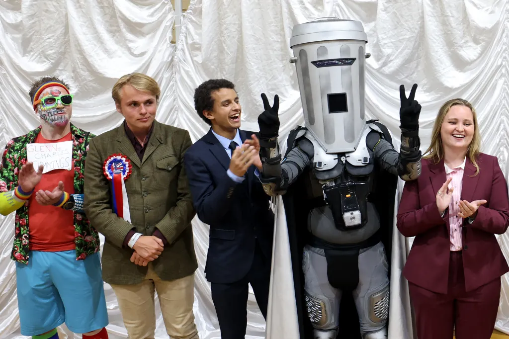 Candidats aux élections partielles de Clacton, dont le comte Binface.