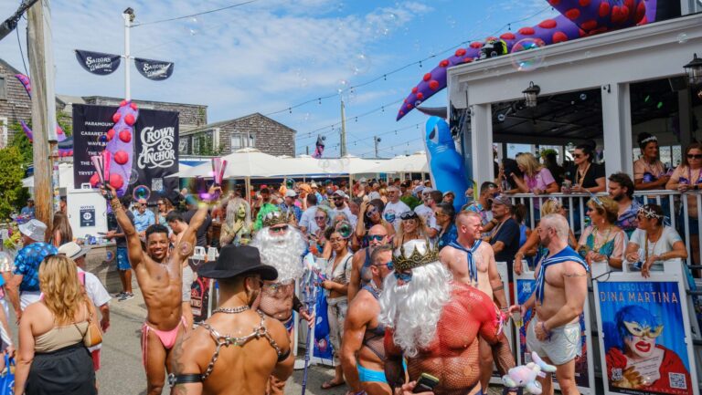 Pourquoi Crown & Anchor est le refuge queer ultime pendant la semaine du carnaval de P-Town Logo