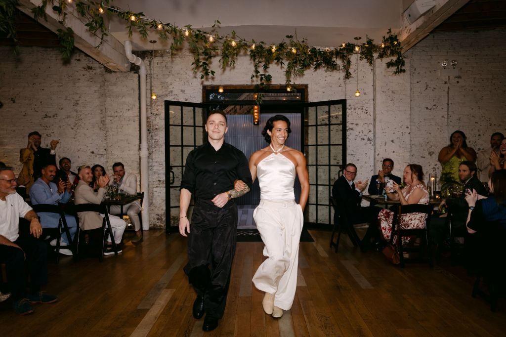 Le deuxième look de Denali et Alex a été créé par Utica