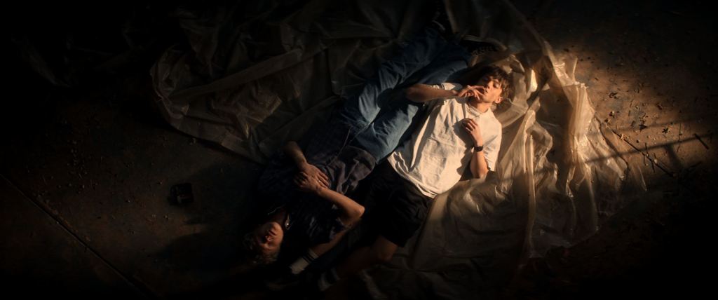 Ryan (Stacy Claisen) et Naim (Joe Bird)
