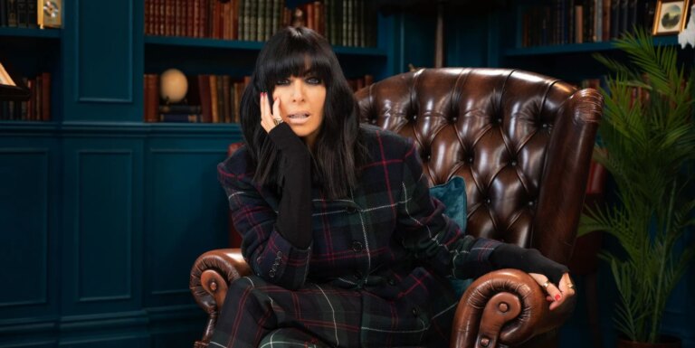 La date de début de la deuxième série de Celebrity Traitors révélée dans le podcast en direct de Richard Osman Claudia Winkleman in the Traitors castle.