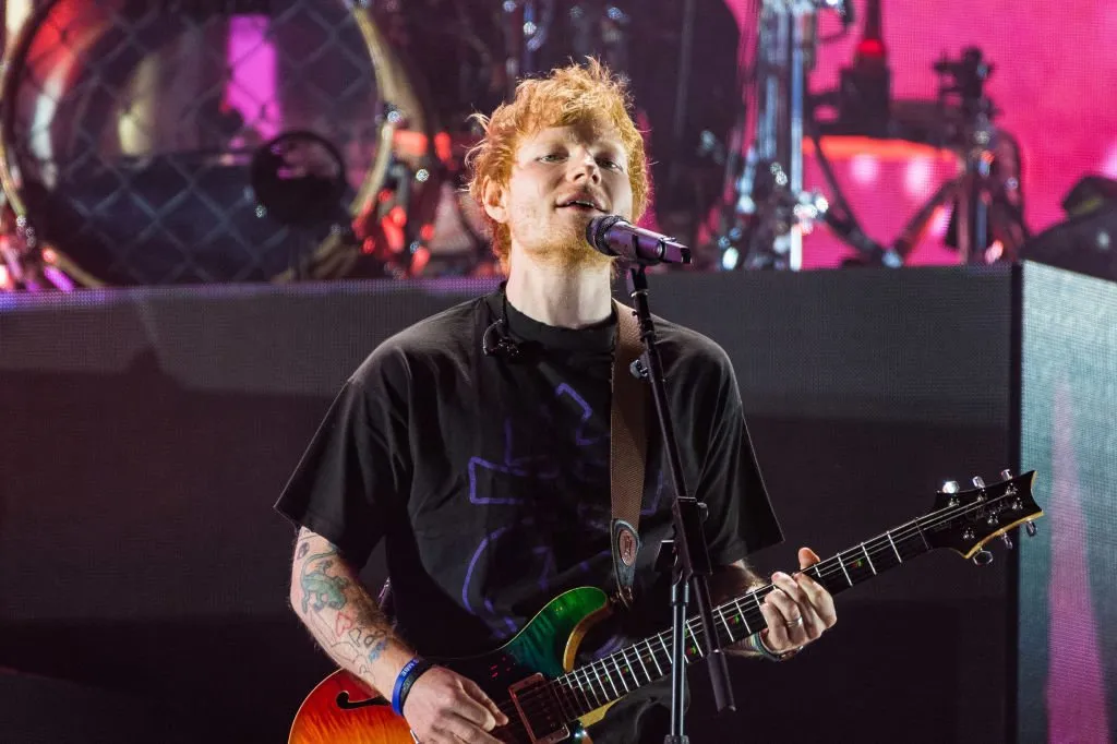 Ed Sheeran annonce les dates de sa tournée européenne pour 2025.