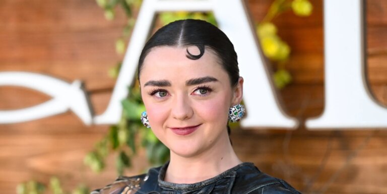 Maisie Williams dit qu'elle a joué le rôle de saphique dans Practical Magic 2 en tant qu'intrigue lesbienne Maisie Williams dit qu'elle a joué le rôle de saphique dans Practical Magic 2 en tant qu'intrigue lesbienne