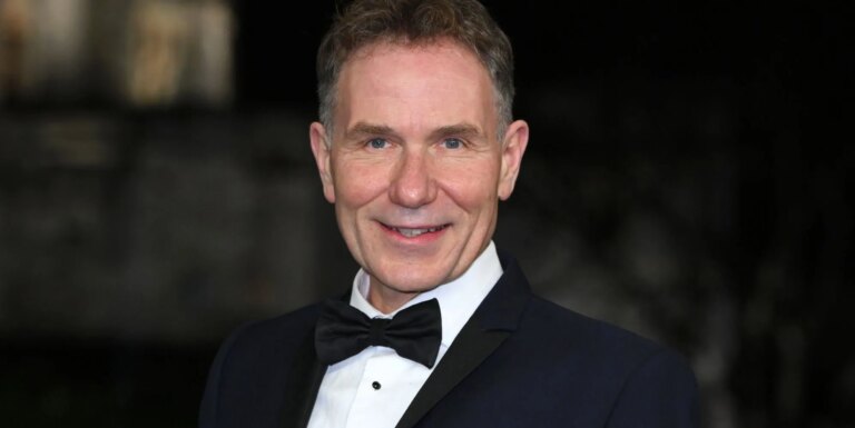 Richard Arnold de GMB annonce son mariage avec son partenaire de 23 ans en un clin d'œil Richard Arnold de GMB annonce son mariage avec son partenaire de 23 ans en un clin d'œil
